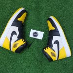 Nike Air Jordan 1 Retro High OG 'Yellow Toe'